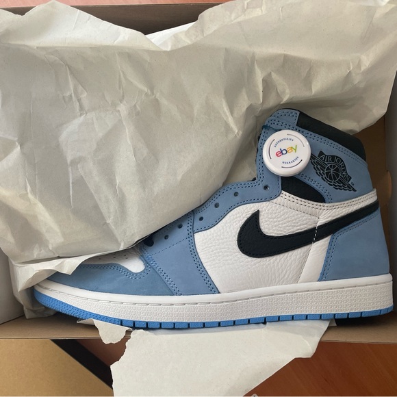 Air Jordan 1 Retro High OG 'University Blue' in size 10 - Picture 2 of 5
